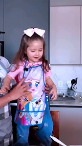 A quien ama más Annya? A mamá o papá? Jajaja una de aquI no soporto la respuesta #annya #anagastelum #loveyou #KC #daughterlove #contenidooriginal | De Todo Un Poco Con An