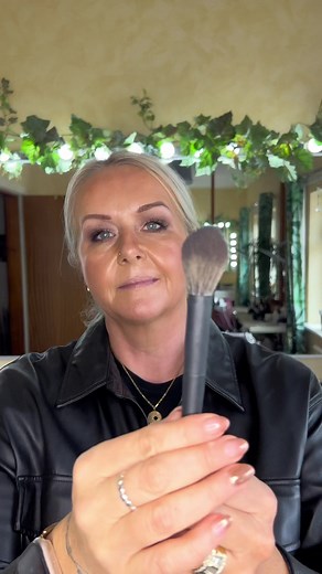 The last of my Face Brushes, Highlighter Brush. Luxury Vegan and Eco Friendly. Perfect for applying highlighter #ecofriendlybusiness #JayneDaleyBeauty #MakeupTutorial #BeautyTips #makeup #makeupartist #MakeupInspiration #mature #matureskinmakeup #matureskinmakeuptips #mua #makeupbrush #highlighter @BPerfect Cosmetics | Jayne Daley Beauty | Facebook