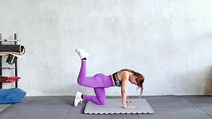 Grow your Booty with this 50 Donkey Kicks Challenge 🔥 #fitness #fitnesschallenge #exercise #homeworkout #fyi | Coach Elvie