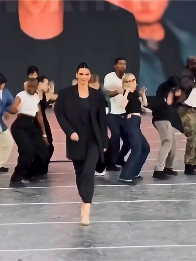 Kendall Jenner Supermodel: Paris Show Highlights & Career Overview