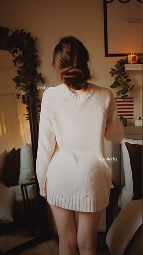 Elizabeth Espinoza on Instagram: "Take chances 🤍 - #naturalhair #hairlove #longhair #october #longhairdontcare #tiktok #hairstyles #beauty #hairporn #cabello #rkoi #hair #haircare #explorepage #ootd #hairporn #rapunzel #explore #hairoftheday #mexicana #peinados #cabello #hairideas #explorepage #brunette #curlyhair #goals #mujer #usa #mexican #cabellosano #cabellolargo #girl"