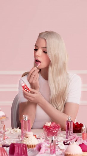 Peachy notes on the skin, juicy sweetness on the lips with Anya Taylor Joy. Dior Addict Peachy Glow Eau de Parfum meets Lip Glow Oil in shade 041 Peachy in an addictive duo. #DiorBeauty #DiorParfums #DiorAddict