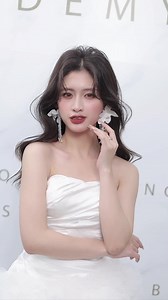 1.2K views · 44 reactions | 1 chiếc tóc sóng hết sức cuốn  Chuẩn bị khai xuân khoá đầu năm với khoá Hà Nội 18/2 nào 裡 | Phuong Toc - Bich Phuong Truong | Facebook