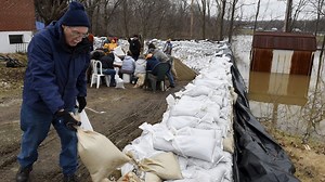 Mississippi River rising