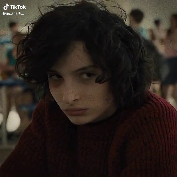 Finn Wolfhard and Boris in The Goldfinch Gay Kiss Scene