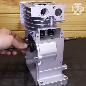 Restoring a 3HP Briggs & Stratton engine Partner: AJ Restorations | Bored Panda Art