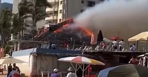 Incendio en el balneario “El Rollo” de Acapulco alarmó a vacacionistas