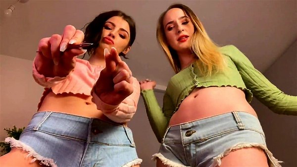 The Queens - Ass Worship