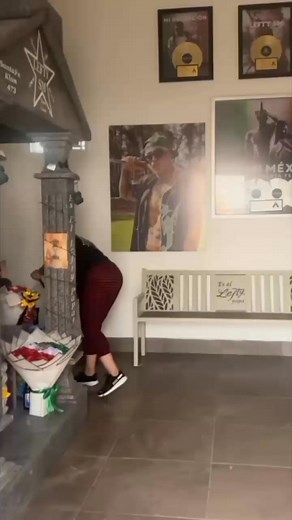 130K views · 7.8K reactions | Mamá De Lefty SM Limpiando Su Tumba ❤️ | Keysie y Lefty SM | Facebook