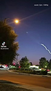 What the fuck is that?? #Aliens #Martians #spaceship #spacecraft #spacex sound in video : Zym - Ceiling | Martianz13