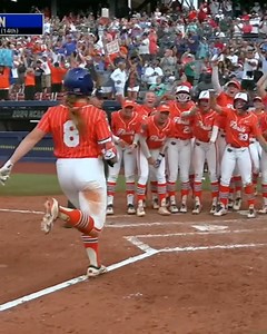 61K views · 537 reactions | Jocelyn Erickson went DEEP in the 6th to lift Florida over Alabama  Florida Gators Softball | espnW | Facebook