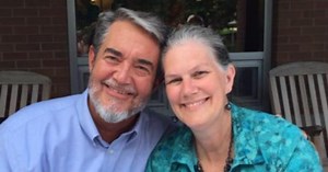 «¡Católicos no! ¿Podemos ser episcopalianos?»; la dura conversión de Kimberly, mujer de Scott Hahn