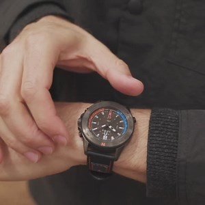 🌊 Timex Expedition Tide-Temp-Compass TW2V03900 🌊 Descubre la aventura con el reloj Timex Expedition Tide-Temp-Compass. Con su correa de tela ecológica y su caja de acero inoxidable 316L, este reloj está diseñado para durar. Su cristal de zafiro antirreflejos y sus manecillas luminiscentes te aseguran una visibilidad perfecta en cualquier condición. Además, su movimiento patentado Tide-Temp-Compass te permite conocer las condiciones locales de marea y temperatura, y te guía con su brújula analó