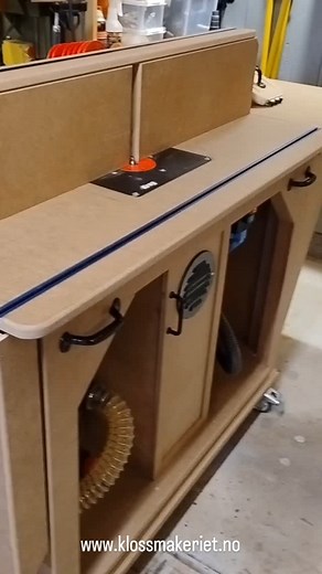 #klossmakeriet #woodwork #håndverk #jig #rollerboard #featherboard #safety #fresebord #wooddesign #routing #routingtable | Klossmakeriet