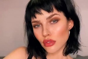 BIVŠA ZADRUGARKA ZVERSKI PRETUČENA NA SPLAVU?! Deniz Dejm hitno primljena u Urgentni centar, vrištala od BOLOVA, sva izlomljena