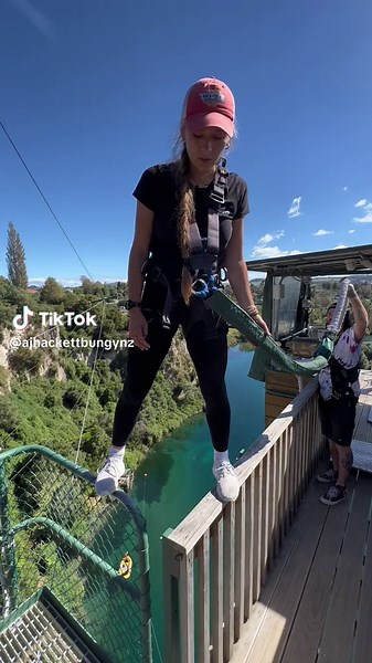 Unbelievable Hat Stays On! Bungy Jumping Fun in New Zealand