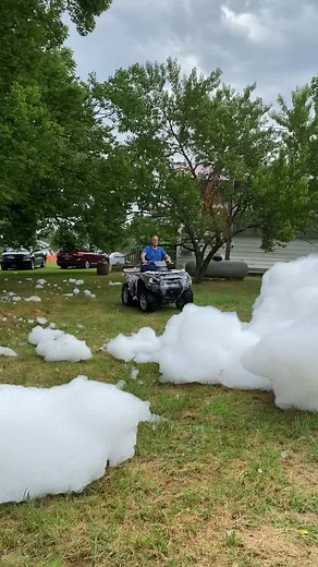 Driving a #fourwheeler through a cloud ☁️ #partymachines