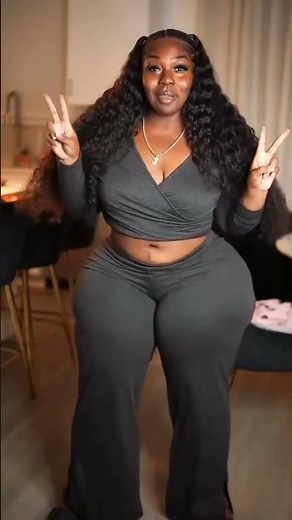 Chocolate Butt Curves Plus Sizes Model 🔴 #ebony #curves #plussizefashion #plussizemodel