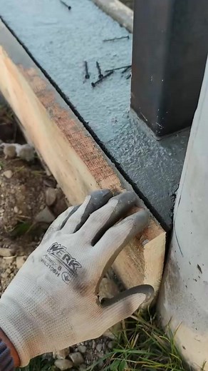 🎶🎶👀#humor #funny #viral #roofing #framing | Samantha Garcia