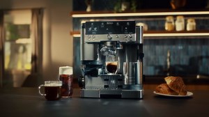 Ninja Luxe Café 3-in-1 Espresso, Drip Coffee and Cold Brew Machine | Integrated Coffee Grinder, Milk Frother, Assisted Tamper & Built-In Espresso Accessory Storage | Stainless Steel | ES601