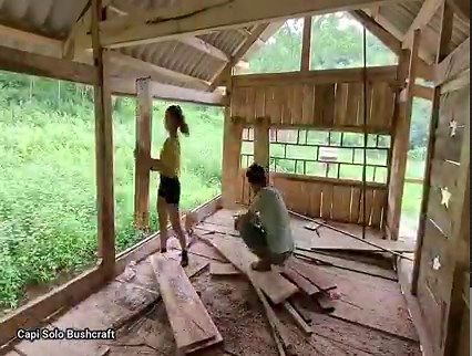 Build house walls and clean garden paint, build houses on stilts | Capi Solo Bushcraft