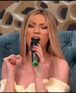 Rada Manojlovic - Nocas mi srce pati | Narodna muzika UŽIVO