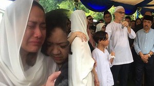 VIDEO Curahan Hati BCL yang Masih Syok & Kaget Ashraf Sinclair Meninggal, Mertua Ucap Terima Kasih - Surya.co.id