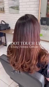 Refresh your roots naturally with Surya Brasil Henna Cream🌿 Perfect for seamless coverage and a boost of shine—without the damage✨ #SuryaBrasil #Henna #RootTouchUp #VeganHairColor #HealthyHair | Surya Brasil - USA