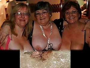 Goten And Trunks Looking At Chichi Naked | Bobolike.com