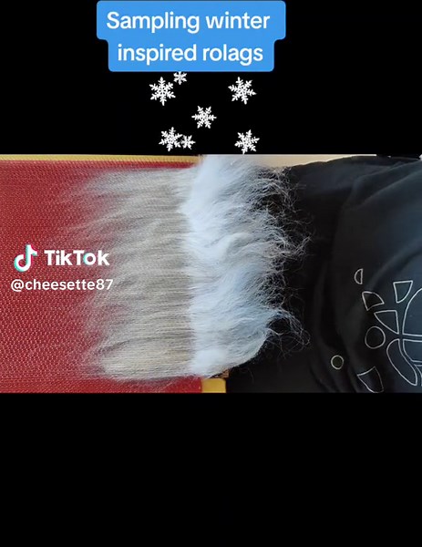 Making a rolag! Pulling all that fibre and watching the blending is so satisfying 💜 Who else feels the same? 😁🧶 #handmade #rolag #fibre #fiber #spinning #fibreartist