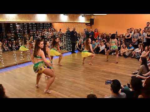 Samba lambada ladies show in Stolarna