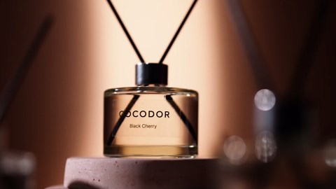 COCODOR White Flower Reed Diffuser / Black Cherry / 1 Pack / Home & Office Decor Aromatherapy Diffuser Oil Gift Set / Large Size, Large Capacity, Big Size Diffuser, Black Edition/16.9Ounce(500 ml)