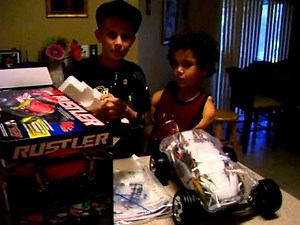 Traxxas Rustler XL-5 Unboxing
