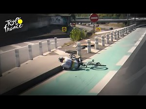 Tadej Pogacar crashes during Stage 11 of 2025 Tour de France | Cycling on NBC Sports
