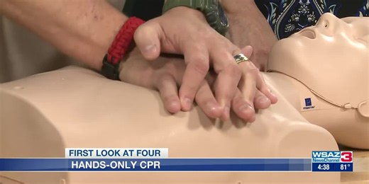 How to correctly perform hands-only CPR