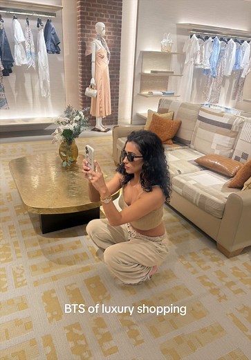 Confessions of a shopaholic 💗 #browngirltiktok #browngirlfriendly #luxuryshopping #confessionsofashopaholic #confessionsofateenagedramaqueen