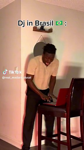 Another crazy Remix 😍🔥😂😂🇧🇷🇧🇷 . . . #humor #comedy #dj #funk #remix #trending #mood #twins #choreography #dancing #brasil🇧🇷 #usa🇺🇸 #france🇫🇷 | Random Show