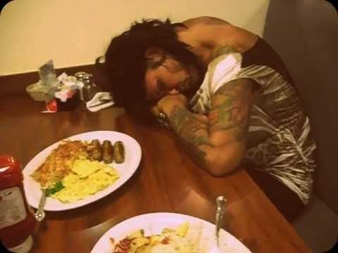 Drunk couple in restraunt..