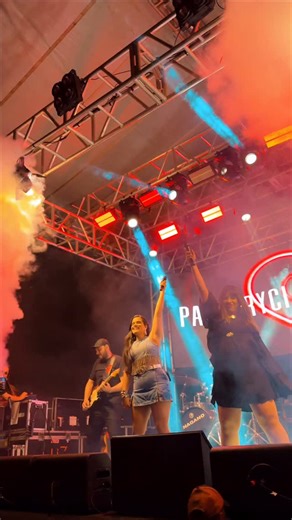 1.8K views · 19 reactions | Em Embaúba VIVEMOS o verdadeiro significado de VOLTAR A SER CRIANÇA  foi incrível!!! Obrigada por carinho #patryciaemanuella #sertanejo #explorar #saopaulo #brasil #fy | Patrycia & Manuella | Facebook