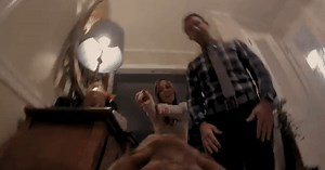 Cưới gấp, cặp đôi Mỹ "thuê" luôn chó cưng làm thợ quay phim đám cưới