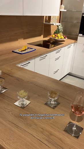 1K views · 12 reactions | ✨ Cum arată bucătăria visurilor tale? De la materiale, culori, accesorii, blatul de lucru și până la electrocasnice, ai libertatea de a-ți personaliza mobilierul de bucătărie după bunul plac. Te așteptăm în magazinul @somproduct din Cluj sau pe somproduct.ro pentru o ofertă personalizată. #somproduct #inspiringcomfort #loveyourhome #kitchen #mobila #bucatarie #cluj #bucatarielacomanda | SomProduct Romania | Facebook