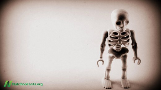 Should pregnant women take calcium supplements to lower lead levels? Watch the video below or on NutritionFacts.org: http://bit.ly/2xSFt9t | NutritionFacts.org