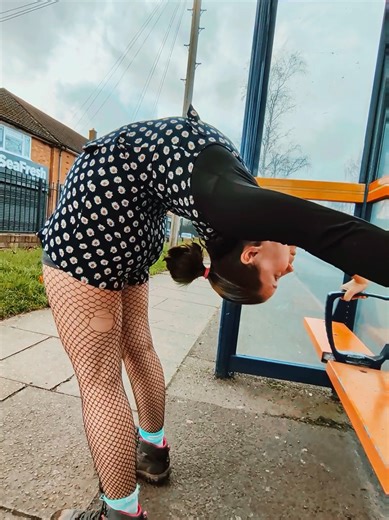Flexible Contortionist Waiting for Chippy