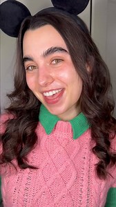 OH MY! 🎀 Blending just got SO MUCH easier with the So Much Minnie makeup tools 😍⁠ ⁠ Spectrum babe @ella_mcc0rmack uses the 6 piece brush set and 3 piece sponge set to complete this Minnie inspired makeup look 💚 Breakdown below 👇🏽⁠ ⁠ 6 Piece Brush Set 🎀⁠ A03 - Bronzing drops & Liquid foundation ⁠ A40 - Cream & powder eyeshadow⁠ A12 - Inner corner eyeshadow ⁠ A18 - Concealer⁠ A32 - Cream blusher & highlighter⁠ A46 - Powder⁠ ⁠ Minnie Tools 🍭⁠ Minnie Kabuki - Powder bronzer⁠ Oversize Sponge -