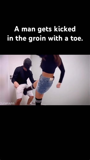 【Ballbusting】A man gets kicked in the groin with a toe. #selfdefense #weakness #ballbusting