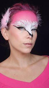 Flamingo 🦩 Halloween Makeup When you’re a kid who loves face paint, you end up growing into an adult who also loves face paint. 🎨 🥰 @mehronmakeup paradise paints for this look #halloweenmakeup #flamingomakeup #birdmakeup #facepaint | Sarah LouWho