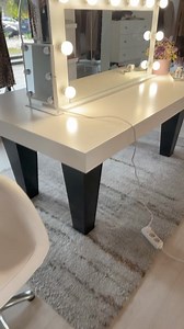 2.1K views · 17 reactions | O nosso espaço de atendimento para maquilhagens e workshops de auto maquilhagem está agora perfeito  A cadeira fantástica é da Empathy Words - Mobiliário de cabeleireiro! Agendem já por mensagem privada ❤️ | Stylish store - Moda | Facebook