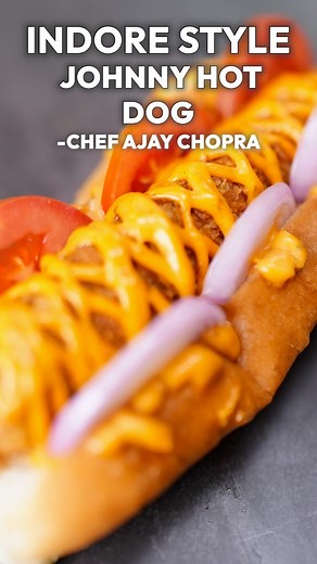 12K views · 371 reactions | Indore famous Jonny hot dog ♥️ This veg hot dog is nothing but 奈奈奈 So easy to make it, it’s the perfect recipe to make at home full recipe up on my YouTube channel #cooking #cookingreels #snacktime #snackrecipes #snackfood #jonnyhotdog #jonnyhotdogindore #easyrecipes #chefajaychopra #hotdogrecipes #vegrecipes #vegetarian #foodie | Ajay Chopra | Facebook