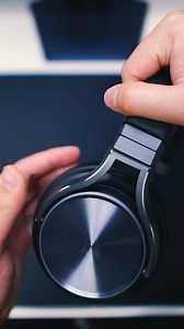 2.1K views · 971 reactions | The CORSAIR VIRTUOSO RGB Wireless XT delivers a high-fidelity audio experience, all-day comfort from its premium memory foam ear pads, and simultaneous connectivity with hyper-fast SLIPSTREAM WIRELESS and Bluetooth®. | CORSAIR | Facebook