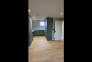 2 bed flat in Cranleigh, available now